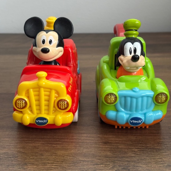 VTech Go! Go! Smart Wheels Disney MICKEY MOUSE Fire Truck GOOFY Tow Truck WORKS - Picture 2 of 7